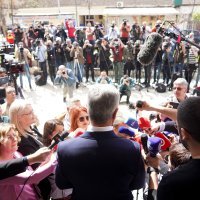 Milo Đukanović  sa suprugom na biralištu