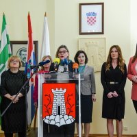 Konferencija za medije povodom seksističkih napada na gradonačelnicu Škrobot