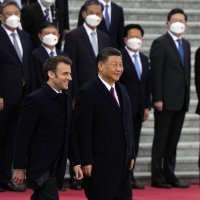 Emmanuel Macron u Kini