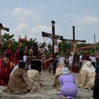 Razapinjanje i bičevanje na Veliki petak na Filipinima