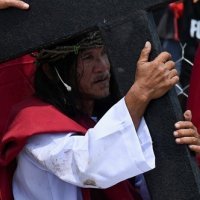 Razapinjanje i bičevanje na Veliki petak na Filipinima