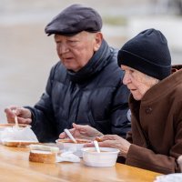 Osječanima podijeljeno 2000 porcija fiša na Veliki petak