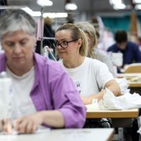 Žene učestalije rade u slabije plaćenim sektorima
