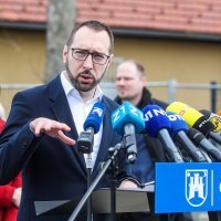 Tomislav Tomašević i Danijela Dolenec polažu kamen temeljac za vrtić