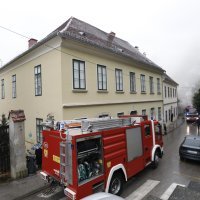 Vatrogasci gase požar koji je izbio na objektu u Radićevoj ulici u Zagrebu