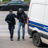 Privođenje osumnjičenog za paljenje automobila sutkinje Vlaste Šimenić - Kovač u Osijeku