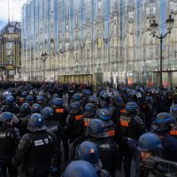 Prosvjedi protiv Macronove mirovinske reforme u Parizu