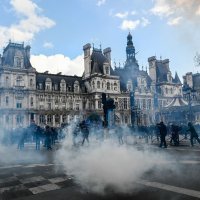 Prosvjedi protiv Macronove mirovinske reforme u Parizu