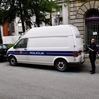 Privođenje osumnjičenog za ubojstvo u Požegi