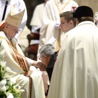 Željko Reiner prima odličje Reda vitezova Svetoga groba Jeruzalemskog