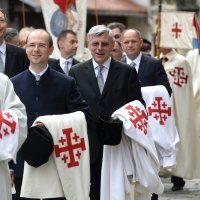 Željko Reiner prima odličje Reda vitezova Svetoga groba Jeruzalemskog