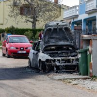 Kod Poreča buknuo je požar na dva automobila