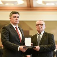 Predsjednik Milanović uručio odlikovanje braniteljima Domovinskog rata