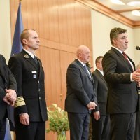 Predsjednik Milanović uručio odlikovanje braniteljima Domovinskog rata