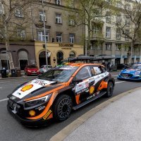 Automobili se provozali centrom grada dan prije početka WRC Croatia Rally