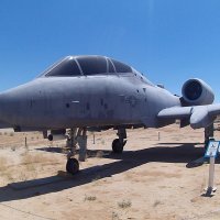 Prototip A-10 na groblju zrakoplova u američkoj pustinji