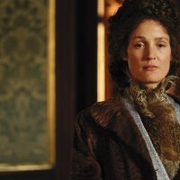 Vicky Krieps u filmu Korzet