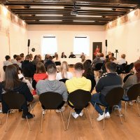 Tribina u Palači Moise