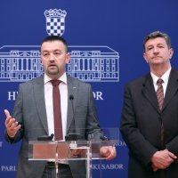 Marijan Pavliček, Željko Sačić