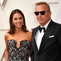 Kevin Costner i Christine Baumgartner