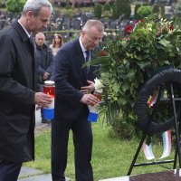 Izaslanstvo HDZ-a položilo je vijenac na grobu Gojka Šuška povodom 25. obljetnice njegove smrti