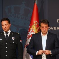 Branko Ružić, Veselin Milić, Bratislav Gašić i Danica Grujičić na konferenciji za novinare povodom ubojstva u Beogradu