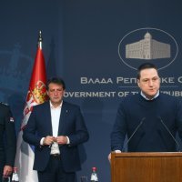 Branko Ružić, Veselin Milić, Bratislav Gašić i Danica Grujičić na konferenciji za novinare povodom ubojstva u Beogradu