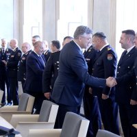 Predsjednik Vlade Plenković s predstavnicima Hrvatske vatrogasne zajednice