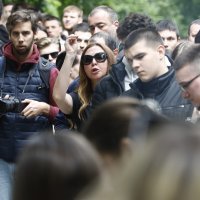 Poruke, cvijeće i svijeće u Beogradu