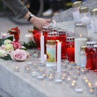 Zagrepčani pale svijeće u znak podrške Beogradu