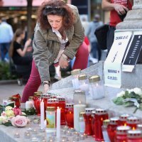 Zagrepčani pale svijeće u znak podrške Beogradu