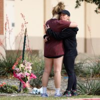 Okupljanje i prosvjed zbog ubijenih osoba u trgovačkom centru