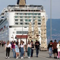 Prvi ovosezonski kruzer Norwegian Gem uplovio u riječku luku pun turista