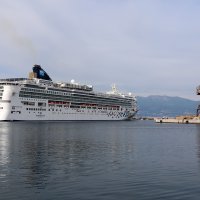 Prvi ovosezonski kruzer Norwegian Gem uplovio u riječku luku pun turista