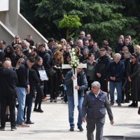 Sprovodi djece stradale u pucnjavi u školi Vladislav Ribnikar