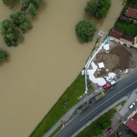 Pogled iz zraka na rijeku Unu kod Hrvatske Kostajnice