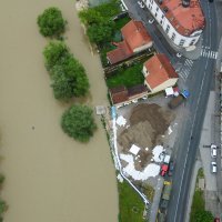 Pogled iz zraka na rijeku Unu kod Hrvatske Kostajnice