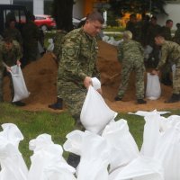 Vojska se uključila u obranu od poplave u Karlovcu