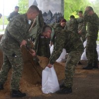 Vojska se uključila u obranu od poplave u Karlovcu
