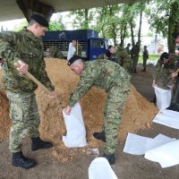 Vojska se uključila u obranu od poplave u Karlovcu