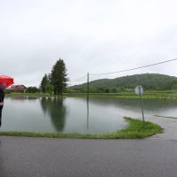 Ogulin: Rijeka Dobra izlila se na državnu cestu 42
