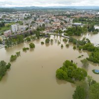 Korana se izlila iz korita kod Karlovca