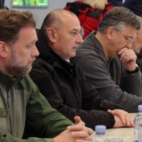 Andrej Plenković održao radni sastanak s ministrima, lokalnom zajednicom i nadležnim službama