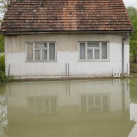 Rijeka Una i Sana ugrozile Novi Grad, nogometno igralište potpuno poplavljeno