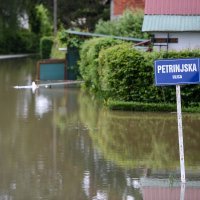 Rijeka Kupa je na povijesnoj razini i neke ceste uz Kupu su zatvorene