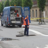 Zbog obilnih kiša došlo je do ulegnuća ceste u središtu Karlovca