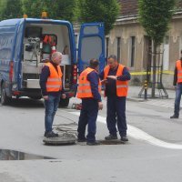 Zbog obilnih kiša došlo je do ulegnuća ceste u središtu Karlovca