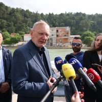 Ministri Božinović i Erlić obišli poplavljena područja