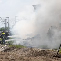 Požar drvenih pružnih pragova na ranžirnom kolodvoru