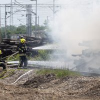 Požar drvenih pružnih pragova na ranžirnom kolodvoru